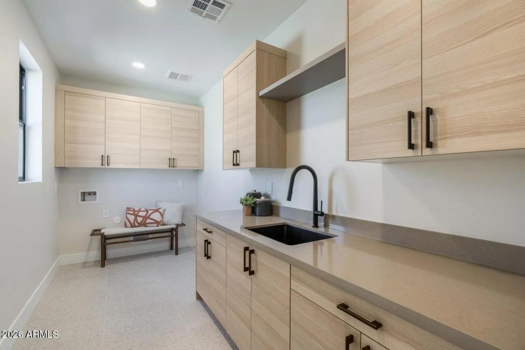 Real Estate Picture 22