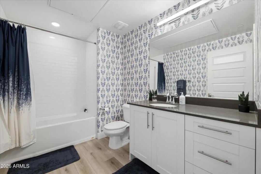 Real Estate Picture 13