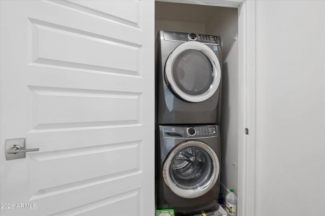 Real Estate Picture 14