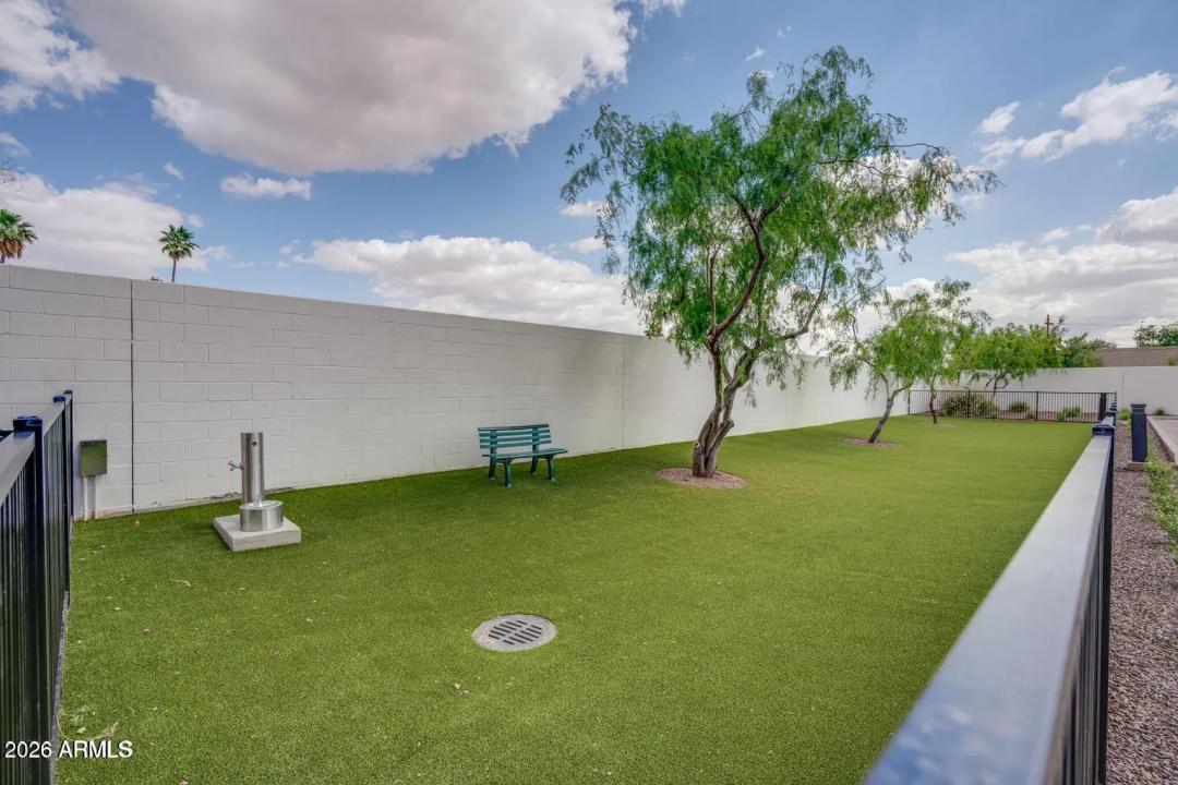 Real Estate Picture 23