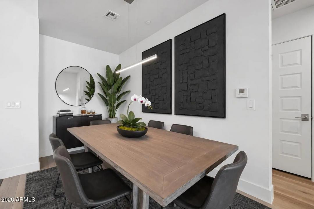 Real Estate Picture 6