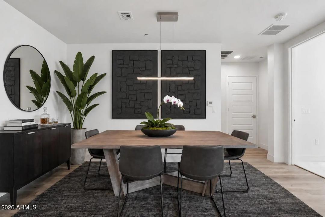 Real Estate Picture 5