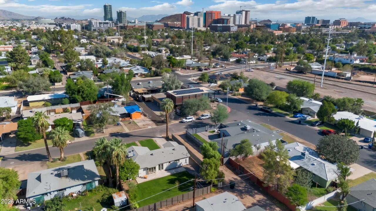 Real Estate Picture 28