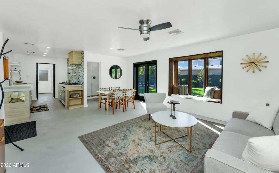 Real Estate Picture 6