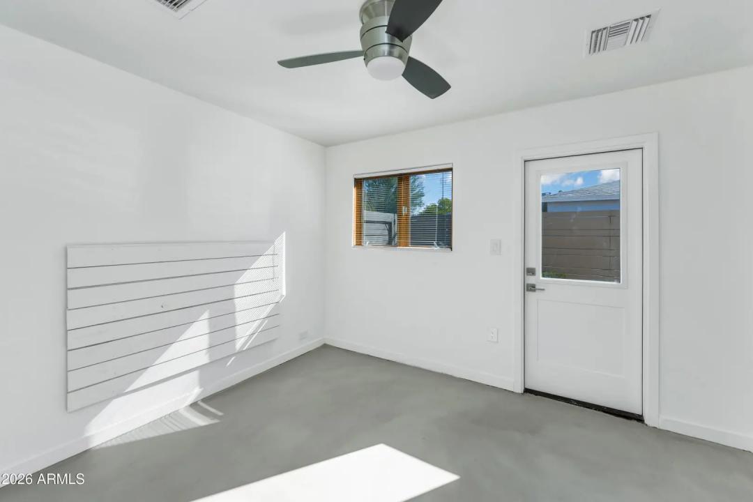 Real Estate Picture 13