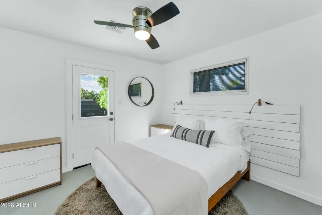 Real Estate Picture 18