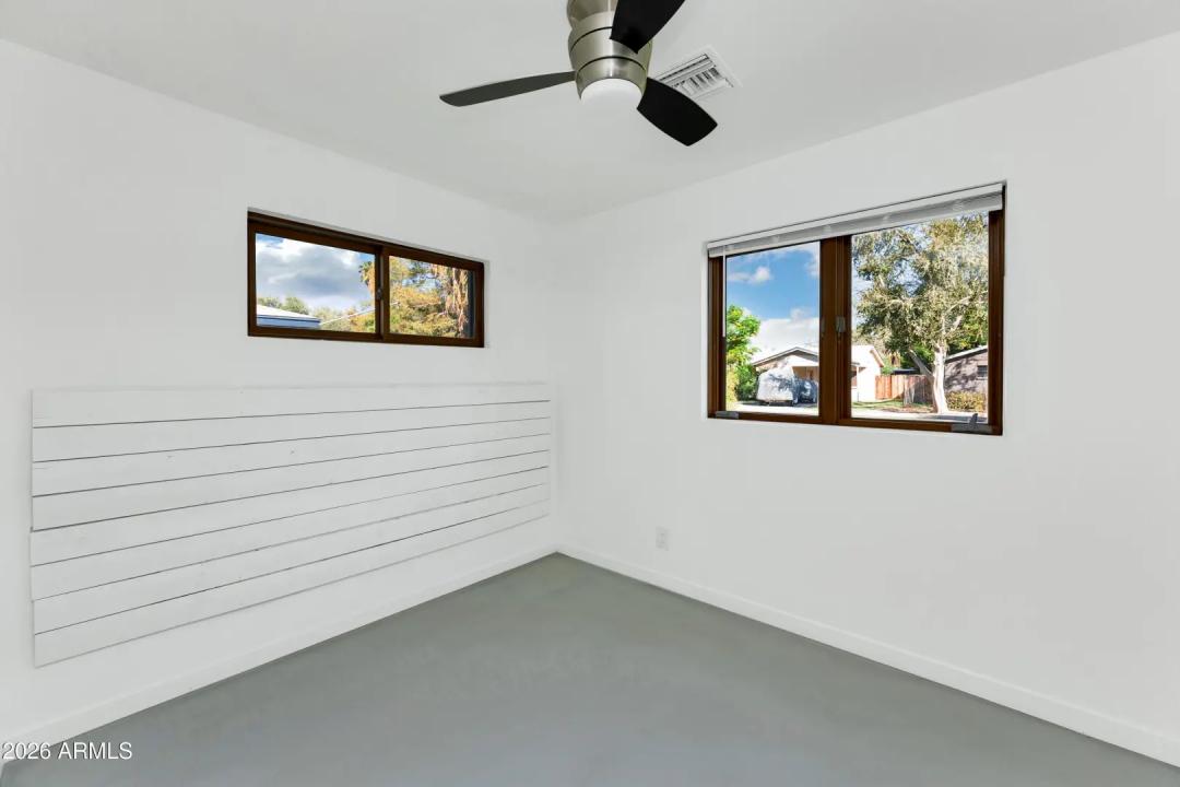 Real Estate Picture 21