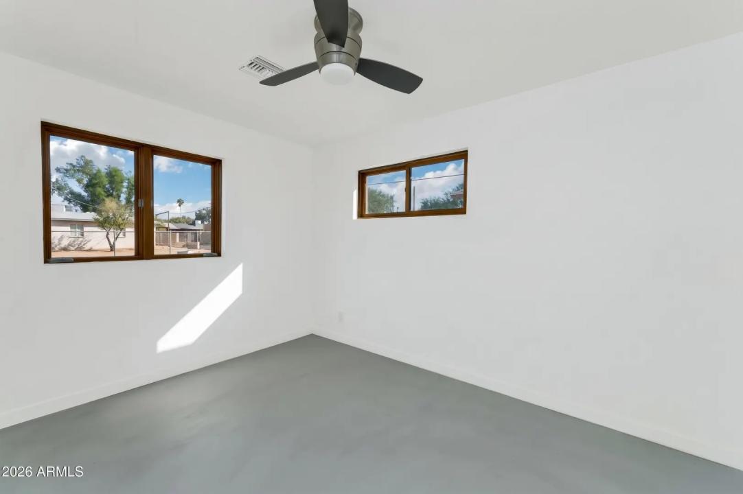 Real Estate Picture 22