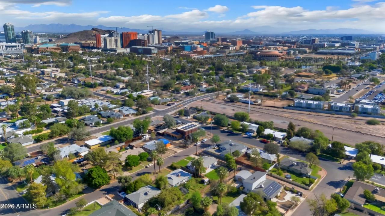 Real Estate Picture 30