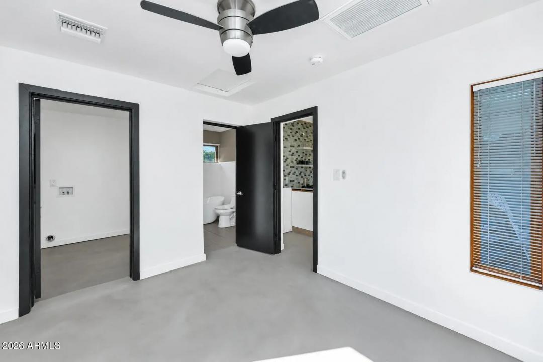 Real Estate Picture 14