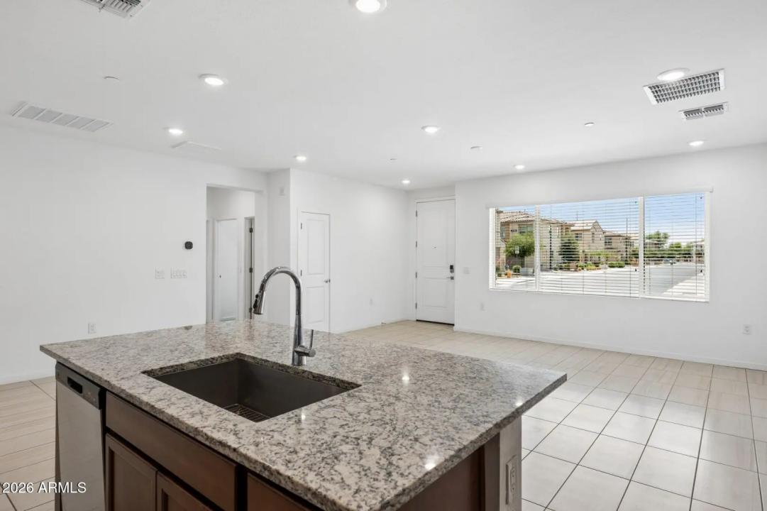 Real Estate Picture 5