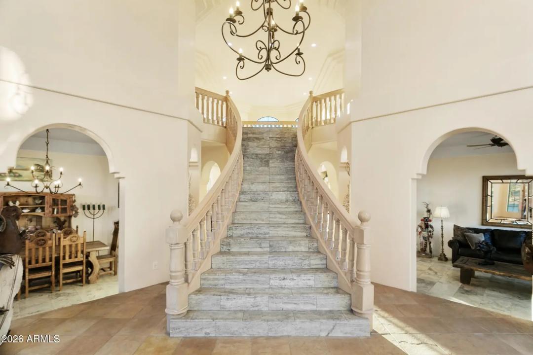 Real Estate Picture 3