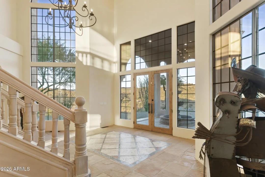 Real Estate Picture 4