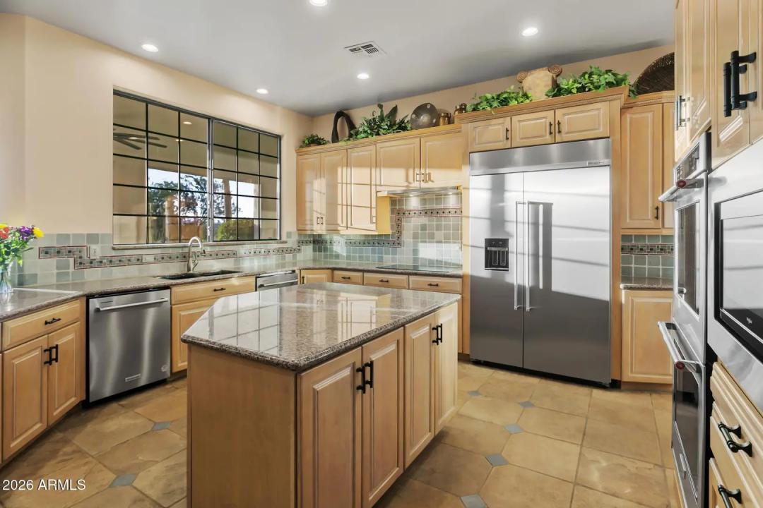 Real Estate Picture 6