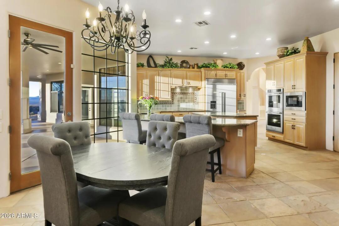 Real Estate Picture 7