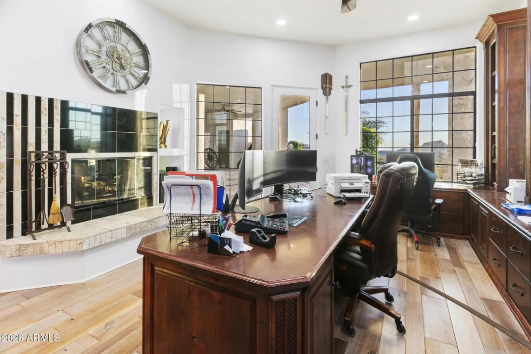 Real Estate Picture 12