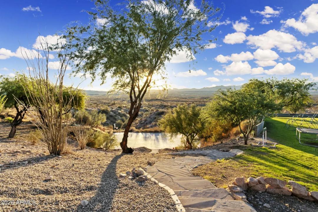Real Estate Picture 24