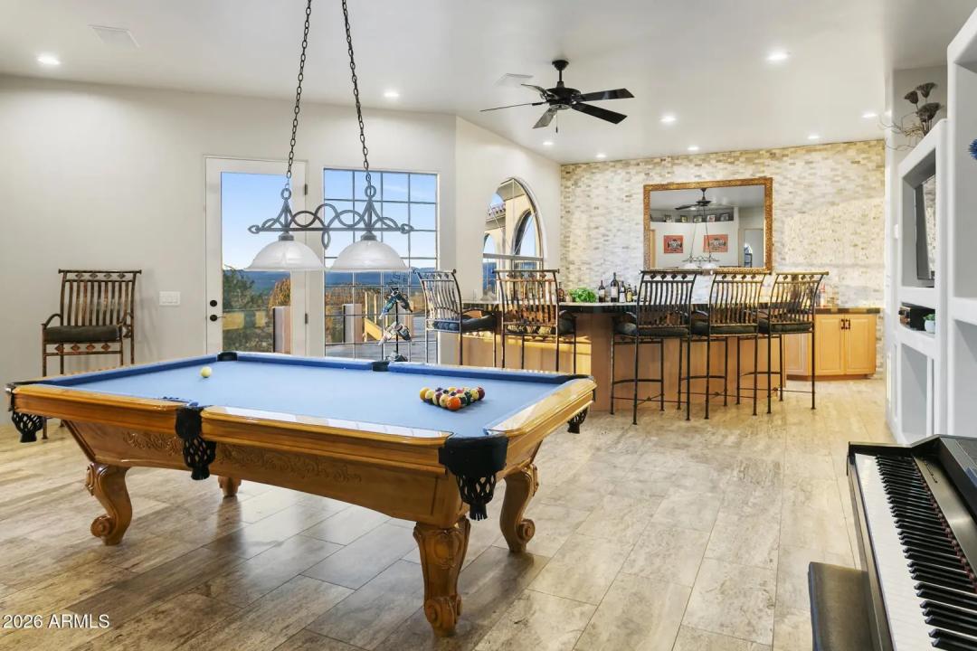 Real Estate Picture 13