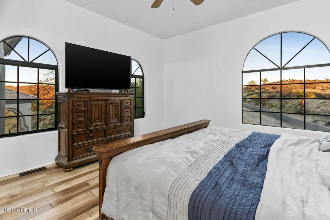Real Estate Picture 20