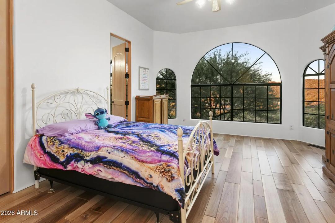 Real Estate Picture 21