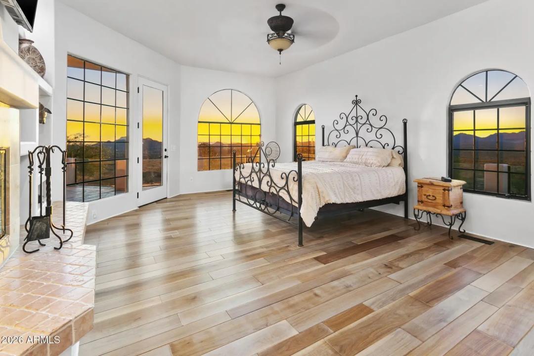 Real Estate Picture 14