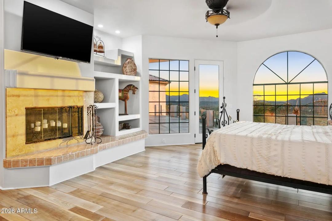 Real Estate Picture 15