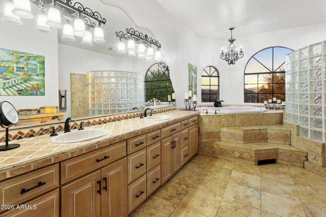 Real Estate Picture 16