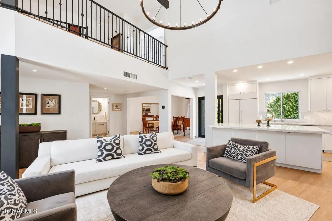 Real Estate Picture 3