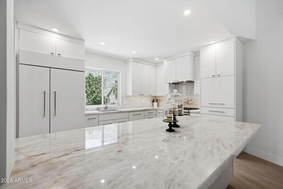 Real Estate Picture 12