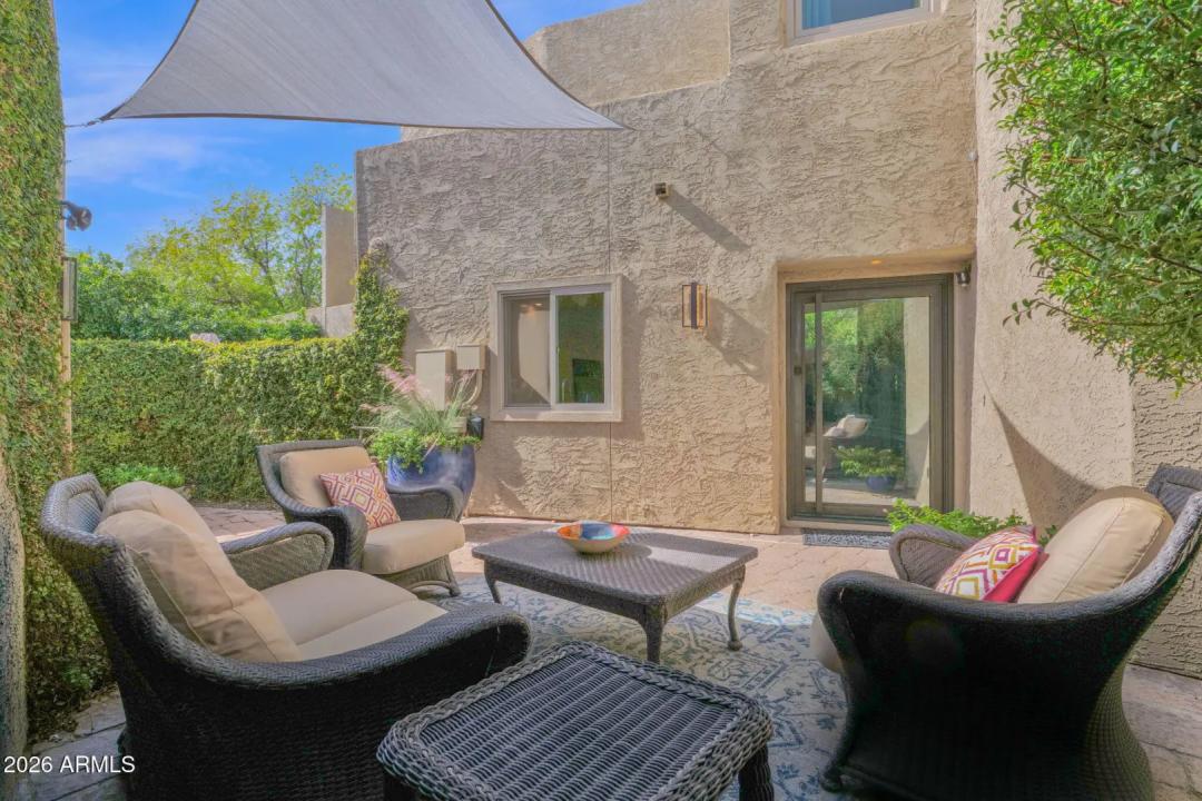 Real Estate Picture 8