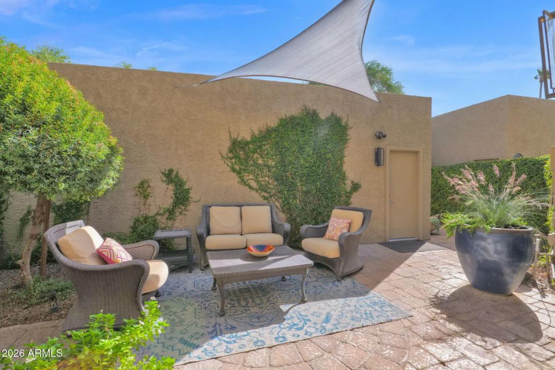 Real Estate Picture 7
