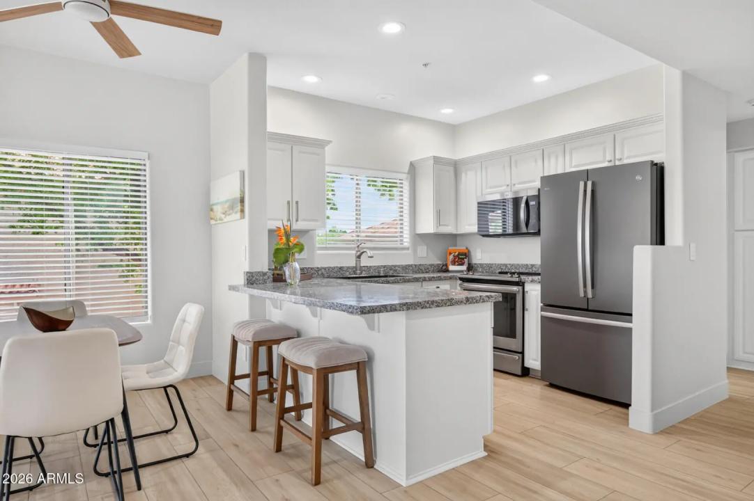 Real Estate Picture 9