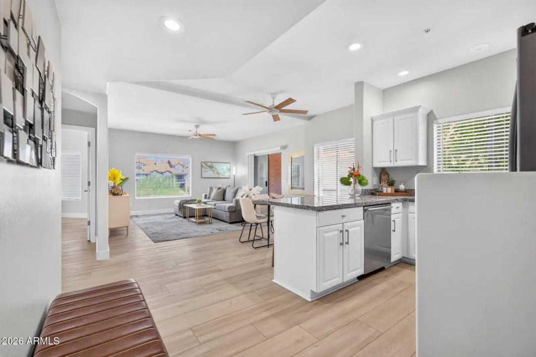 Real Estate Picture 7