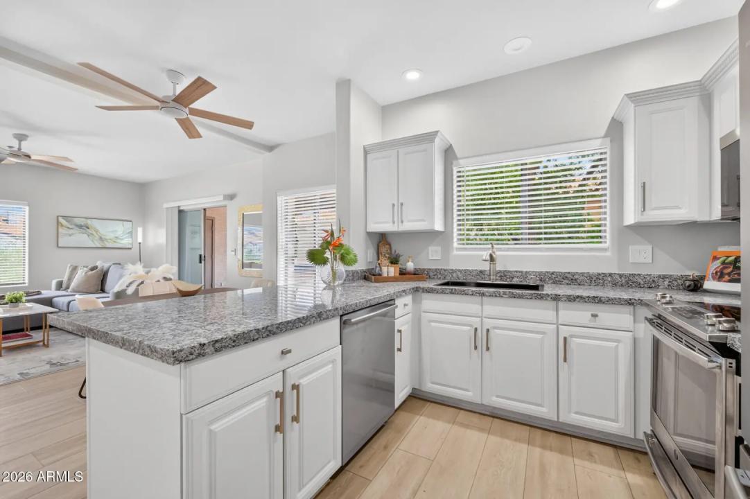 Real Estate Picture 12