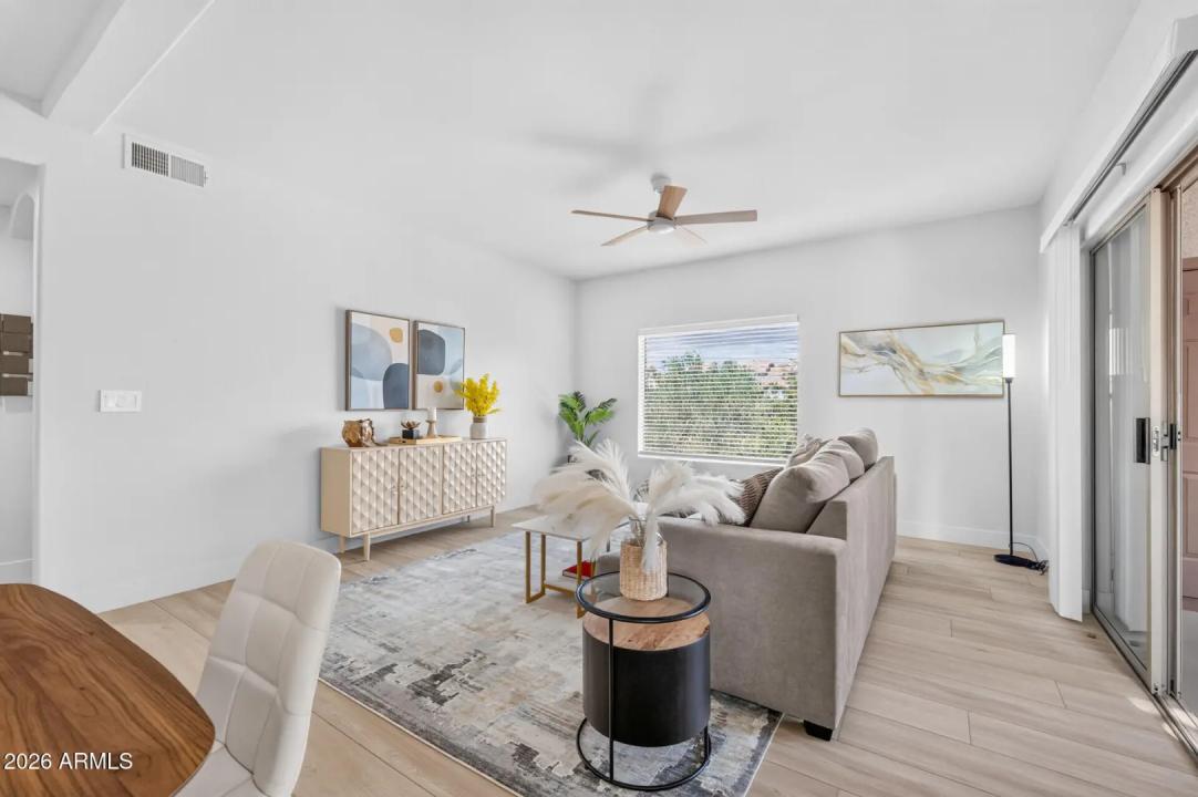 Real Estate Picture 17