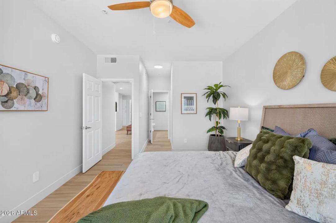 Real Estate Picture 23