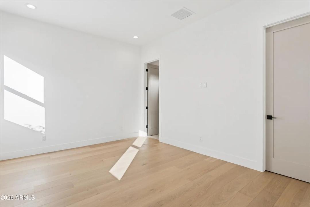 Real Estate Picture 28