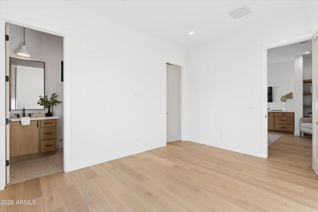Real Estate Picture 34