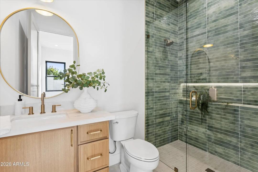 Real Estate Picture 32