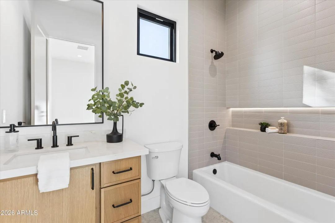 Real Estate Picture 35