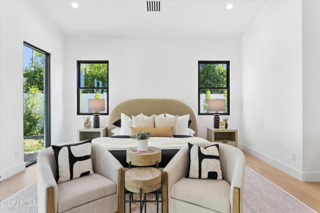 Real Estate Picture 14