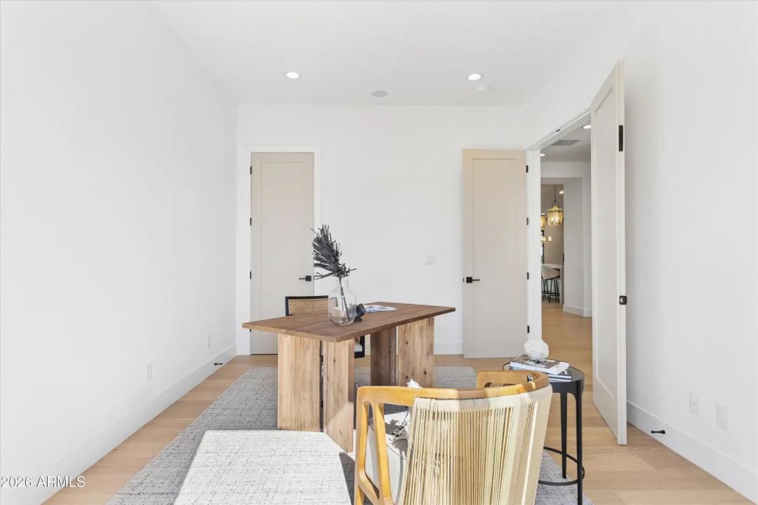 Real Estate Picture 24