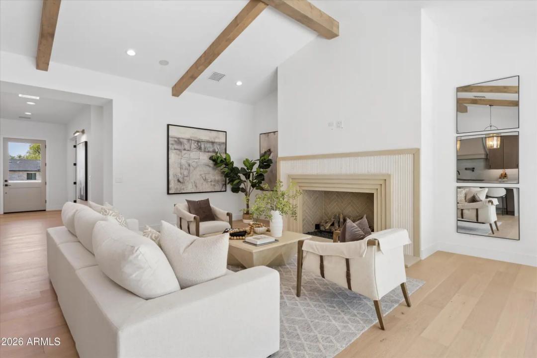 Real Estate Picture 13