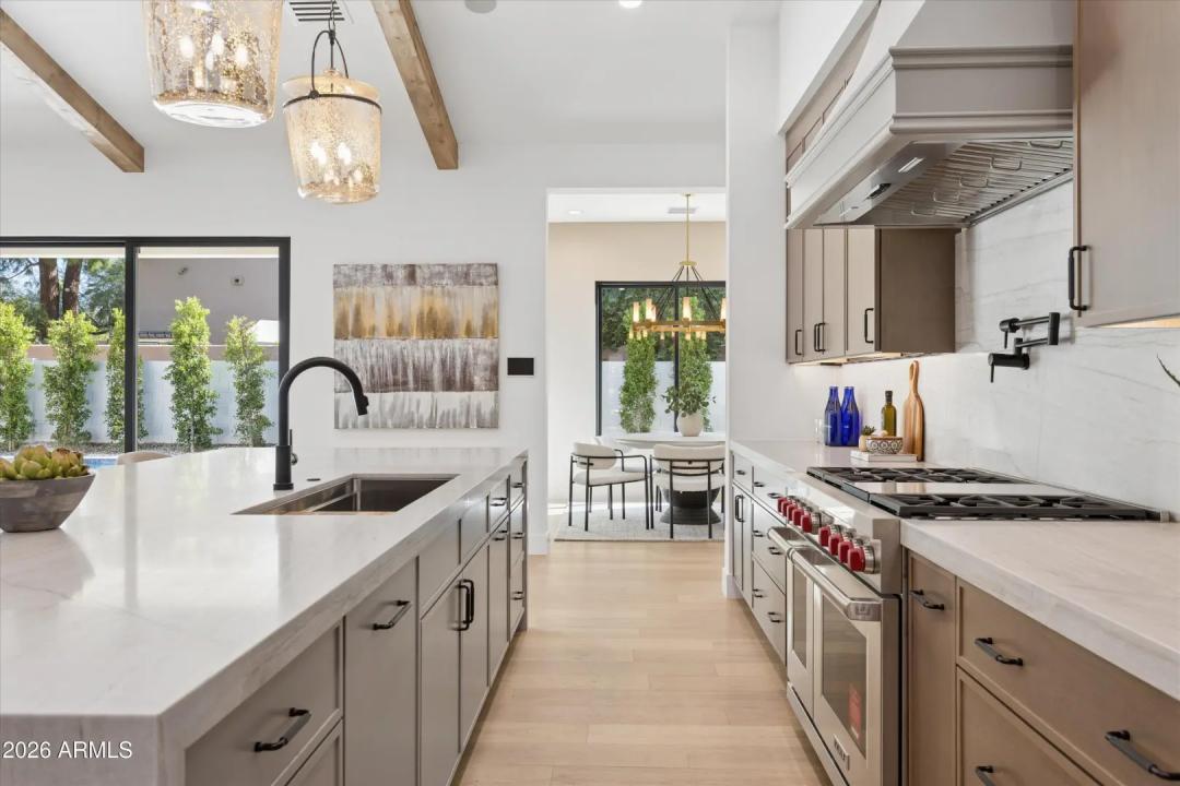Real Estate Picture 5