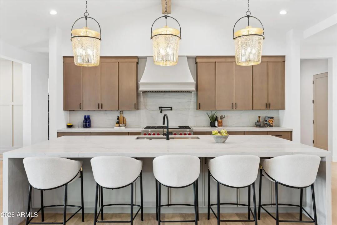 Real Estate Picture 4