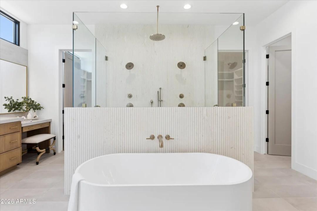 Real Estate Picture 17