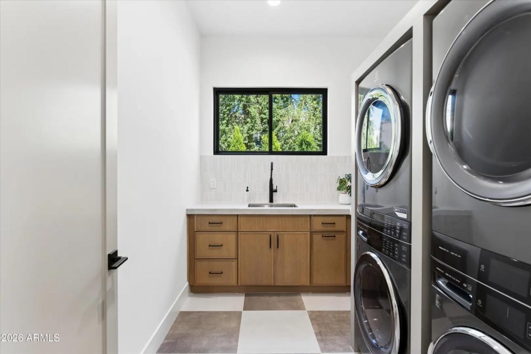Real Estate Picture 27