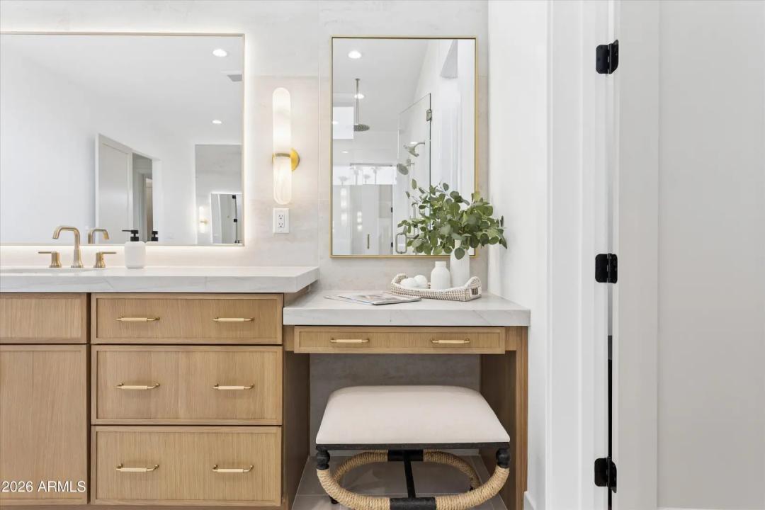 Real Estate Picture 19