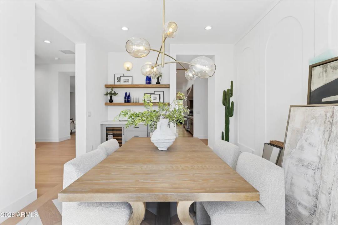 Real Estate Picture 8