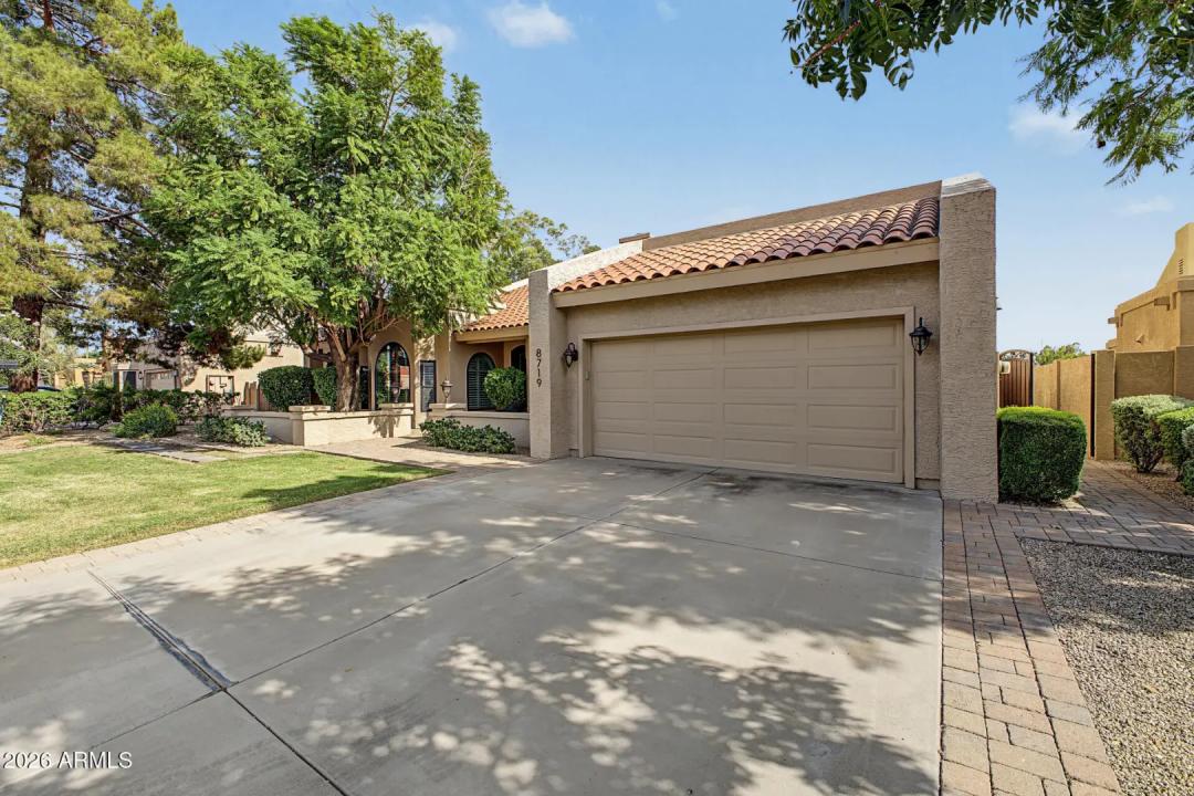 Real Estate Picture 3